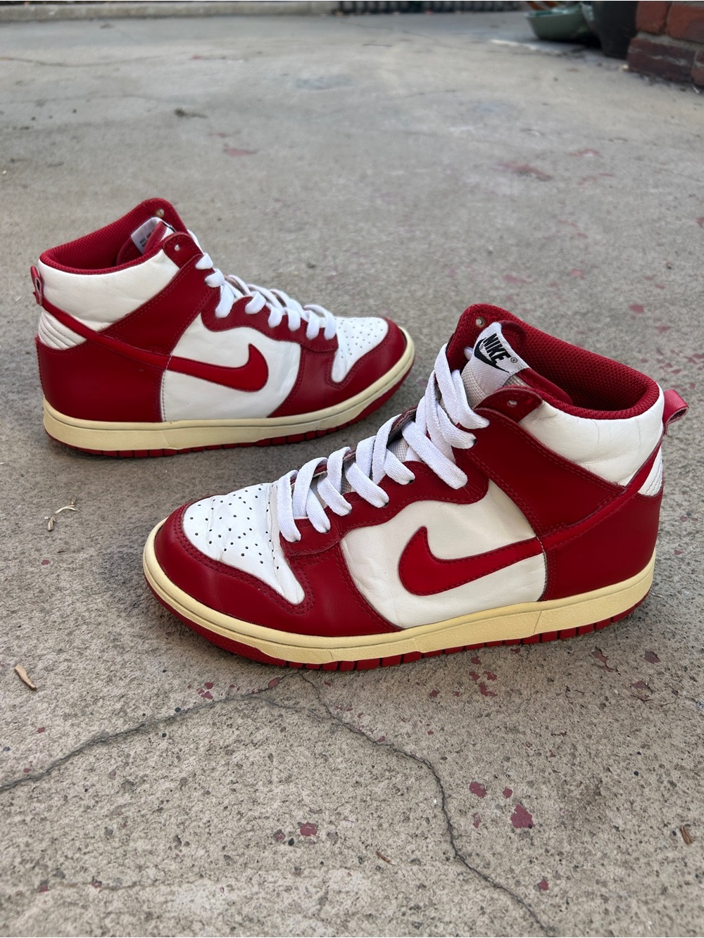 Vintage 2009 Nike Dunk High GS 'White Varsity Red' (Style: 308319-661) 6.5Y